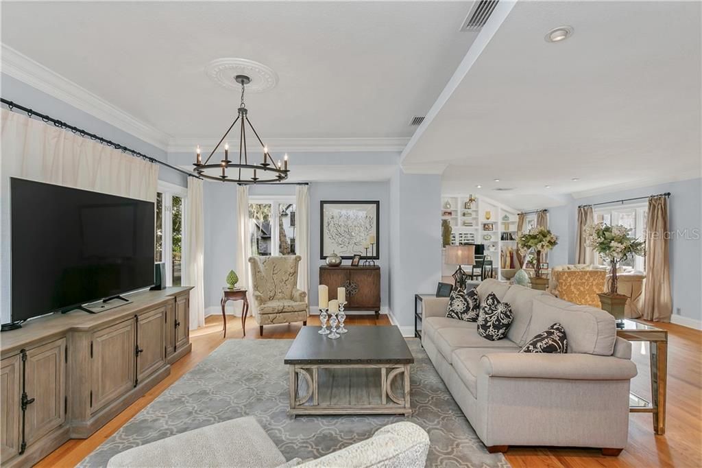 Recently Sold: $985,000 (4 beds, 3 baths, 3159 Square Feet)