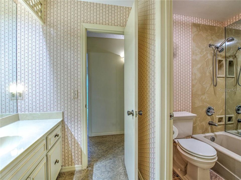 最近售出: $398,000 (4 贝兹, 4 浴室, 3185 平方英尺)