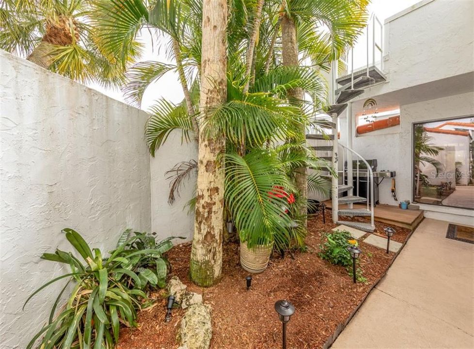 Recently Sold: $485,000 (2 beds, 2 baths, 1118 Square Feet)