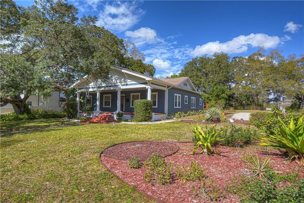 Recently Sold: $749,999 (3 beds, 2 baths, 2000 Square Feet)