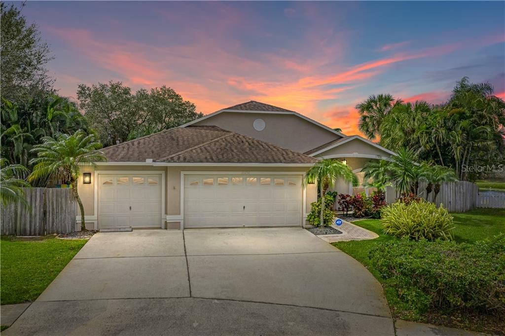Recently Sold: $649,500 (4 beds, 2 baths, 2389 Square Feet)