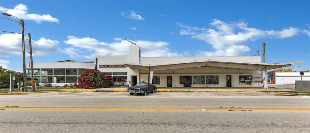 Front of building facing Scenic Highway