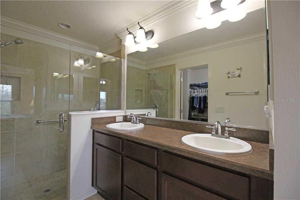 最近售出: $397,000 (3 贝兹, 2 浴室, 1617 平方英尺)