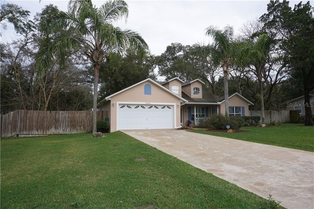 Recently Sold: $275,000 (3 beds, 2 baths, 1592 Square Feet)