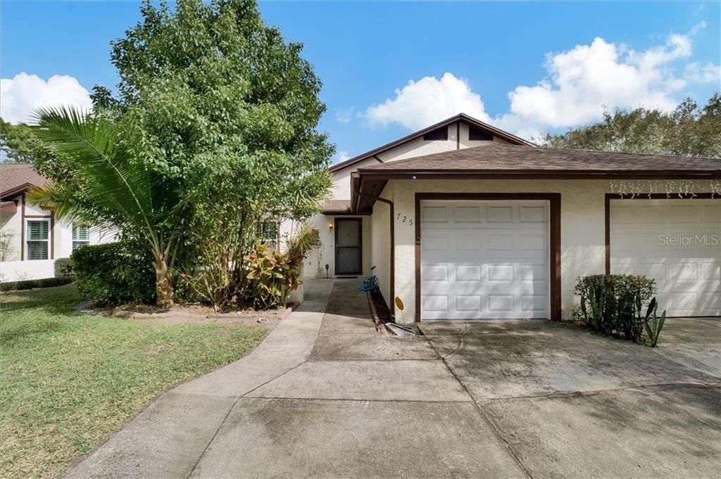 Recently Sold: $215,000 (3 beds, 2 baths, 1196 Square Feet)