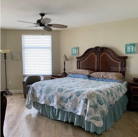 Recently Sold: $890,000 (2 beds, 2 baths, 1460 Square Feet)