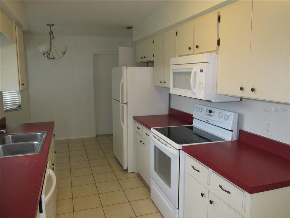 Recently Rented: $1,200 (2 beds, 2 baths, 1007 Square Feet)