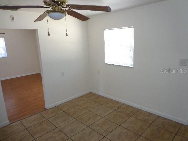 Recently Rented: $750 (2 beds, 1 baths, 875 Square Feet)