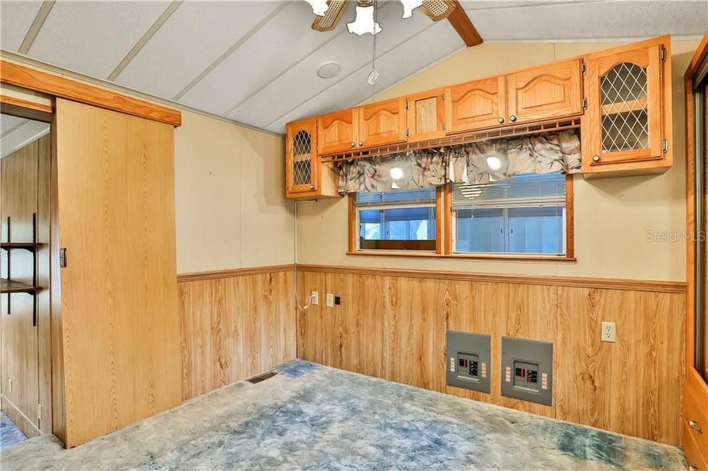Recently Sold: $75,000 (1 beds, 1 baths, 408 Square Feet)