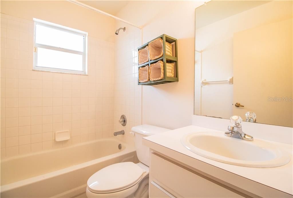 最近售出: $205,000 (3 贝兹, 2 浴室, 1397 平方英尺)