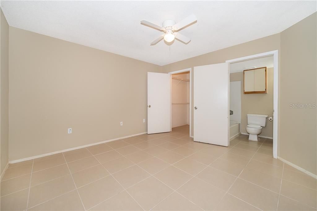 Recently Rented: $1,150 (2 beds, 2 baths, 982 Square Feet)