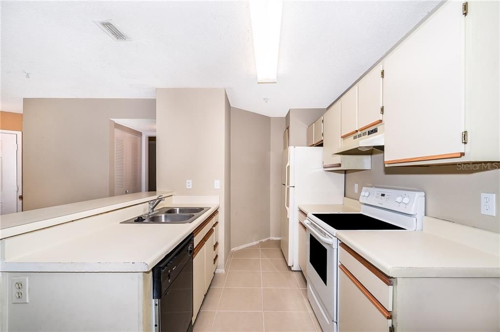 Recently Rented: $1,150 (2 beds, 2 baths, 982 Square Feet)