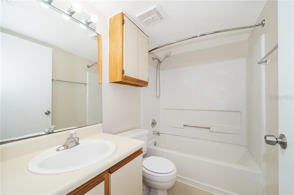 最近租的: $1,150 (2 贝兹, 2 浴室, 982 平方英尺)