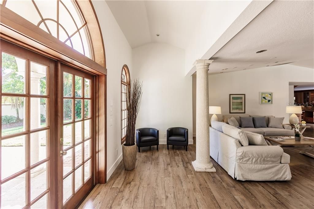Recently Sold: $2,390,000 (5 beds, 4 baths, 4210 Square Feet)
