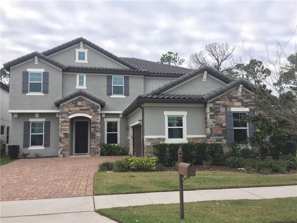 Recently Sold: $650,000 (5 beds, 4 baths, 3915 Square Feet)