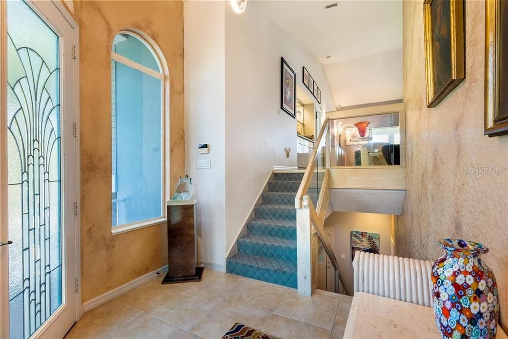 Recently Sold: $1,950,000 (3 beds, 2 baths, 3186 Square Feet)