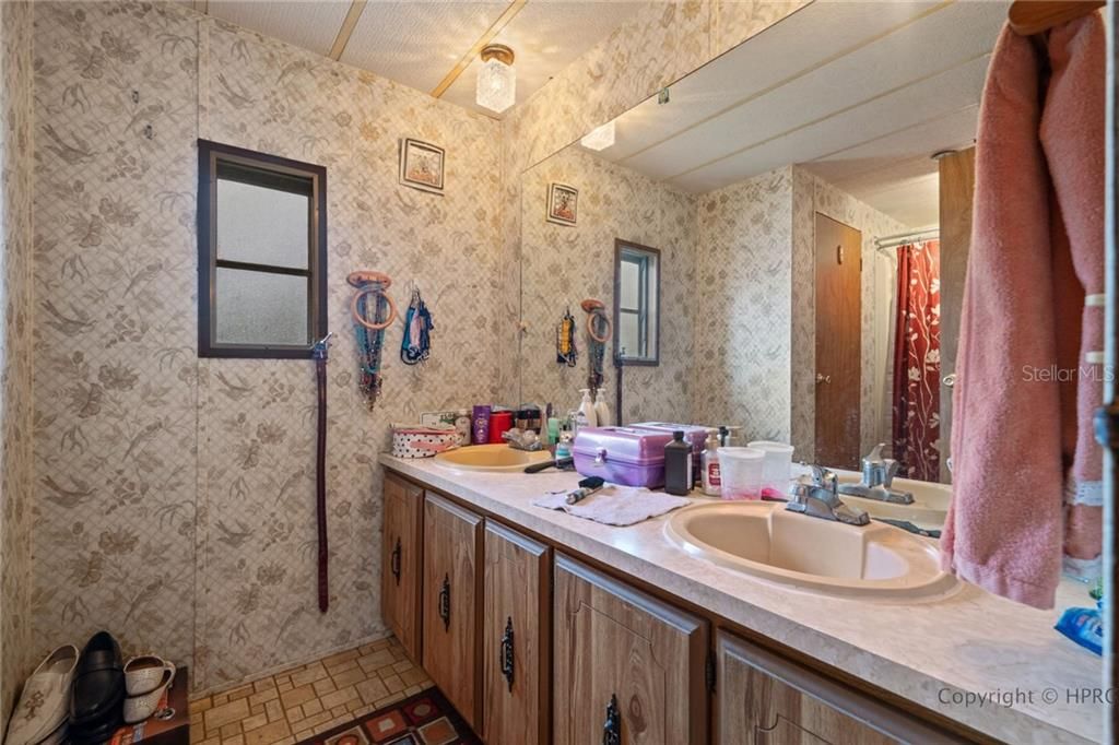 最近售出: $180,000 (3 贝兹, 2 浴室, 1344 平方英尺)