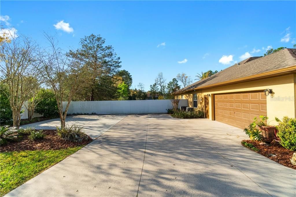 Recently Sold: $399,000 (4 beds, 3 baths, 2887 Square Feet)