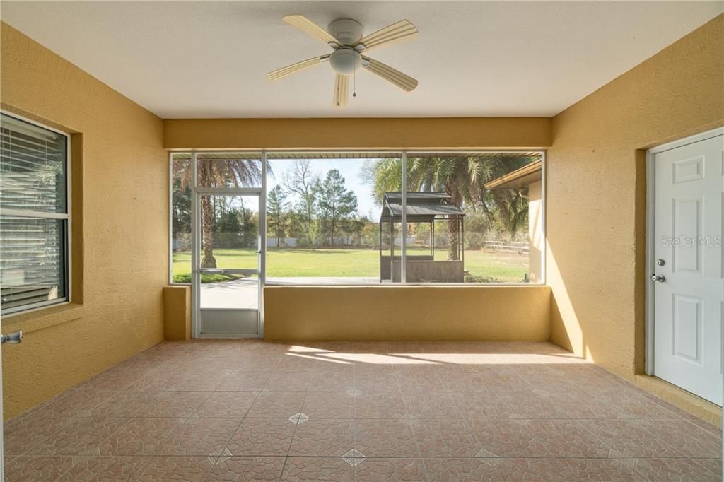 Vendido Recientemente: $399,000 (4 camas, 3 baños, 2887 Pies cuadrados)