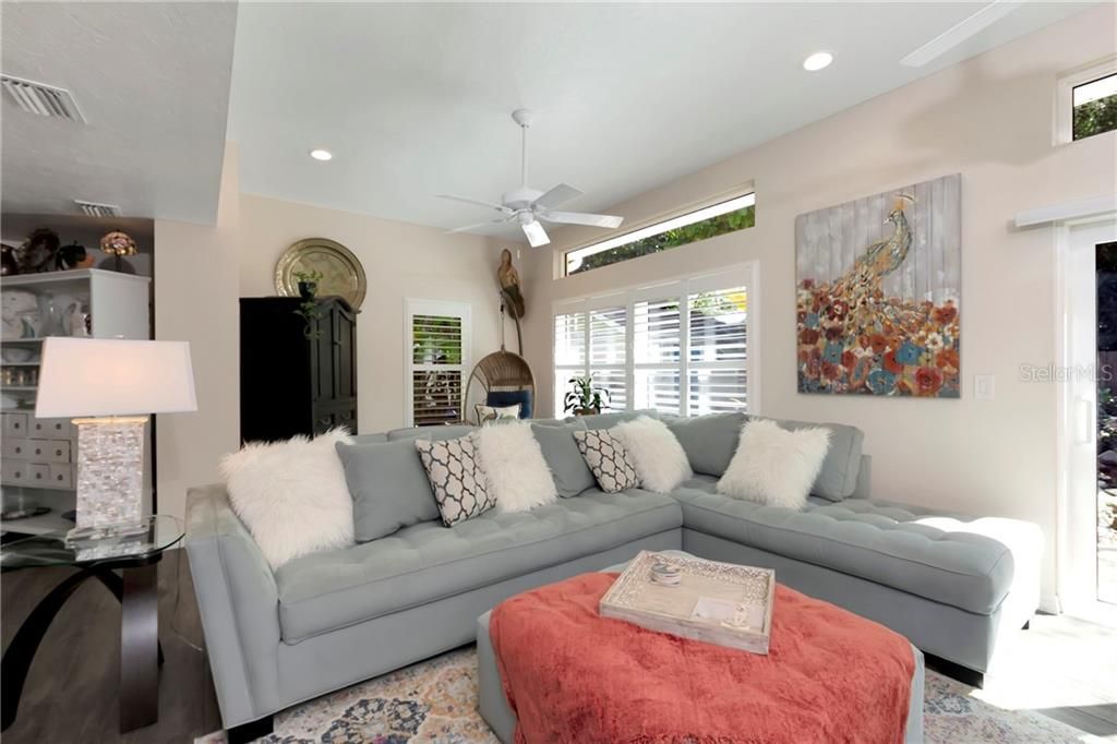 Recently Sold: $450,000 (2 beds, 2 baths, 1430 Square Feet)