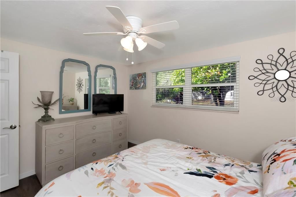 Recently Sold: $450,000 (2 beds, 2 baths, 1430 Square Feet)