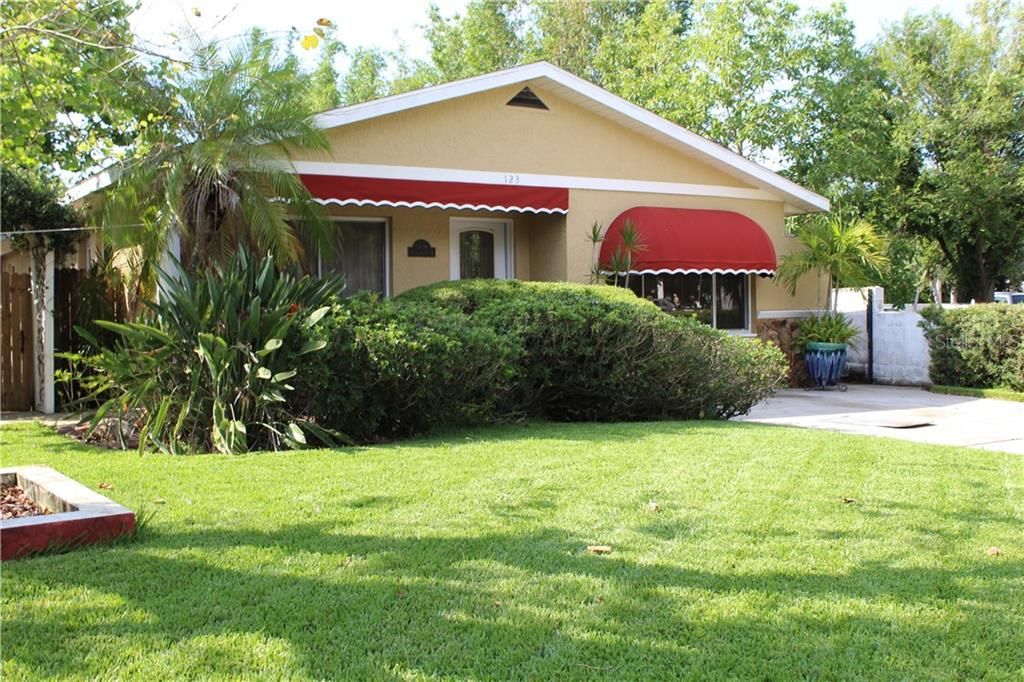 Recently Sold: $350,000 (3 beds, 2 baths, 1894 Square Feet)
