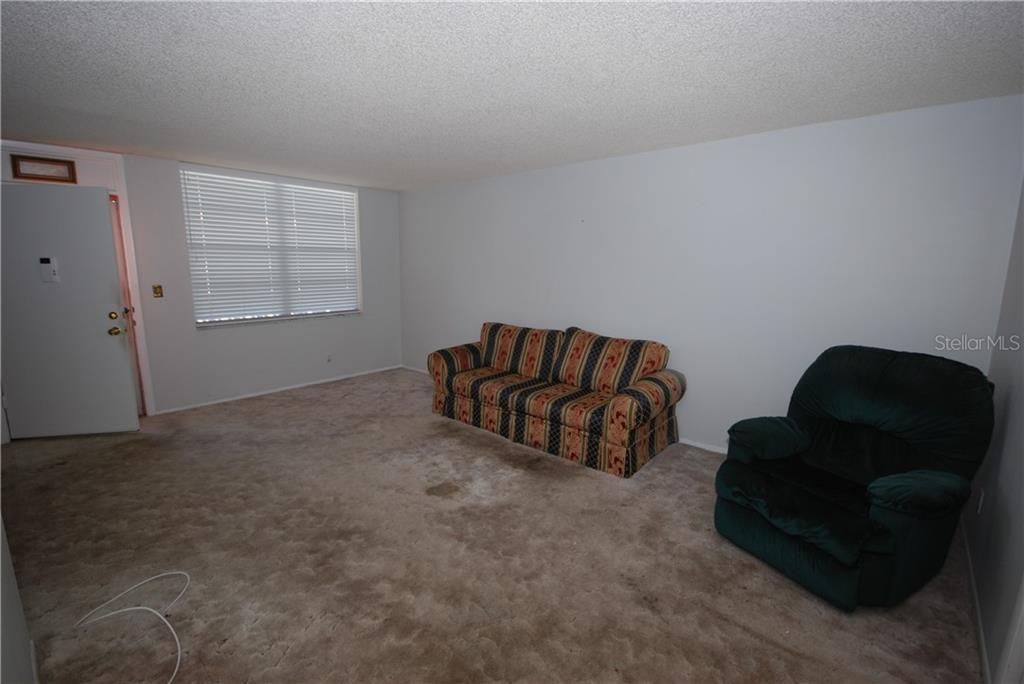 Recently Sold: $114,900 (1 beds, 1 baths, 930 Square Feet)