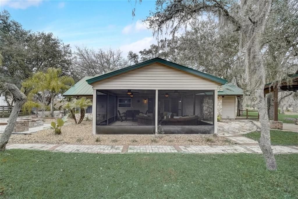 Recently Sold: $649,000 (3 beds, 3 baths, 2406 Square Feet)