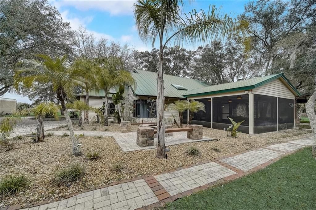 Recently Sold: $649,000 (3 beds, 3 baths, 2406 Square Feet)