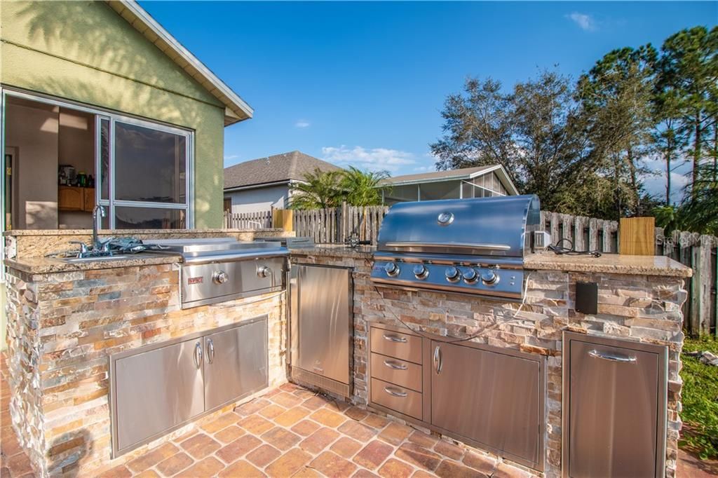 Recently Sold: $426,000 (5 beds, 3 baths, 2871 Square Feet)