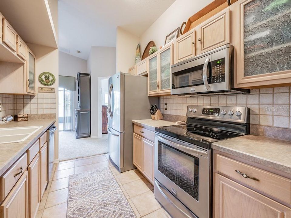 Recently Sold: $250,000 (2 beds, 2 baths, 1554 Square Feet)