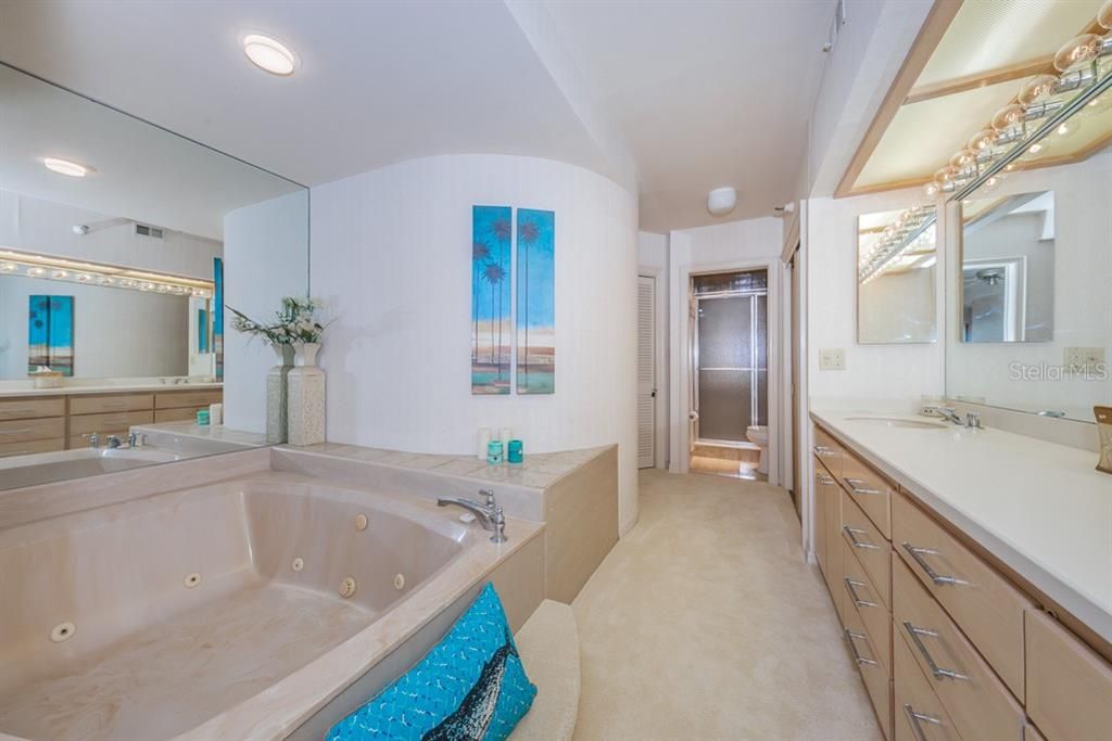 Недавно продано: $975,000 (3 спален, 3 ванн, 1740 Квадратных фут)