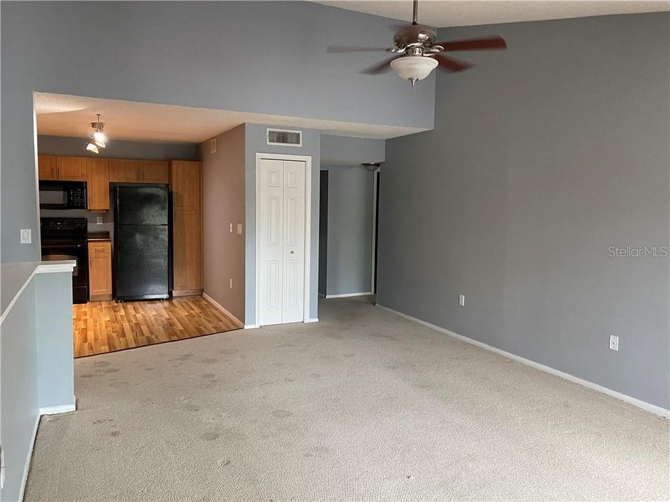 Recently Rented: $1,175 (1 beds, 1 baths, 856 Square Feet)