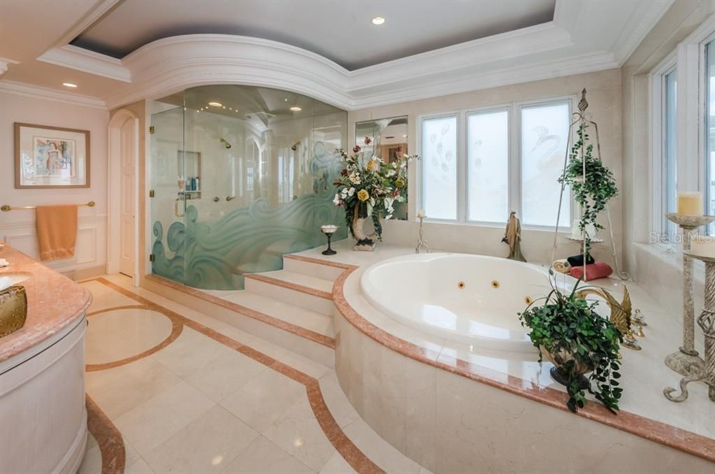 Недавно продано: $4,495,000 (5 спален, 4 ванн, 7696 Квадратных фут)