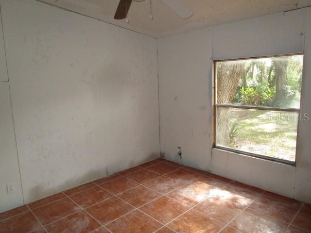 Recently Sold: $85,000 (3 beds, 2 baths, 1836 Square Feet)