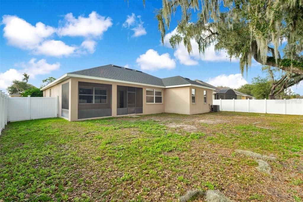 Recently Sold: $269,900 (4 beds, 2 baths, 1908 Square Feet)