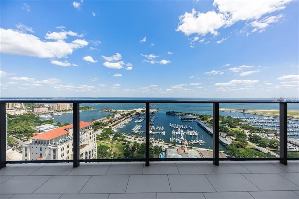 Recently Sold: $2,450,000 (3 beds, 3 baths, 2320 Square Feet)