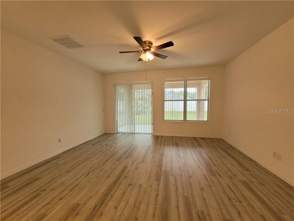 Recently Rented: $2,000 (3 beds, 2 baths, 2102 Square Feet)