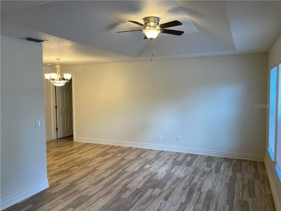 Recently Sold: $239,000 (3 beds, 2 baths, 1728 Square Feet)