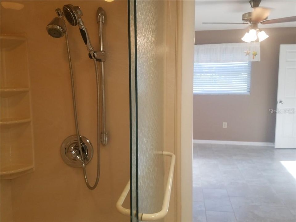 Recently Rented: $1,425 (2 beds, 2 baths, 1281 Square Feet)