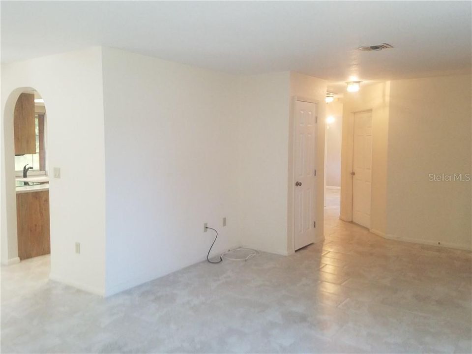 Recently Rented: $1,425 (2 beds, 2 baths, 1281 Square Feet)