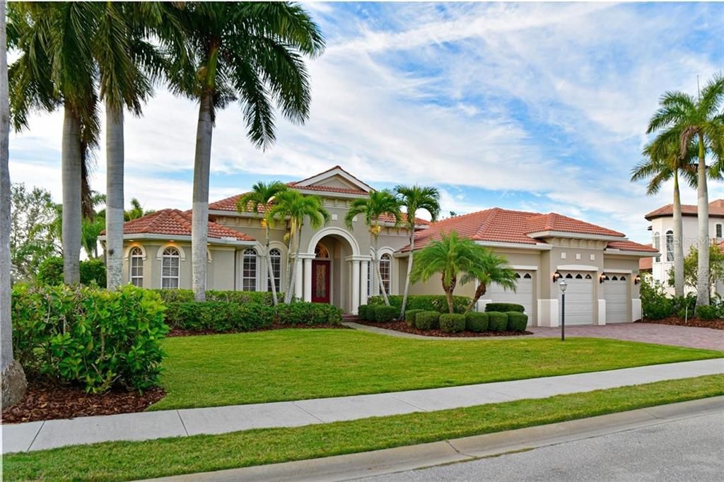 Recently Sold: $1,040,000 (4 beds, 3 baths, 3960 Square Feet)