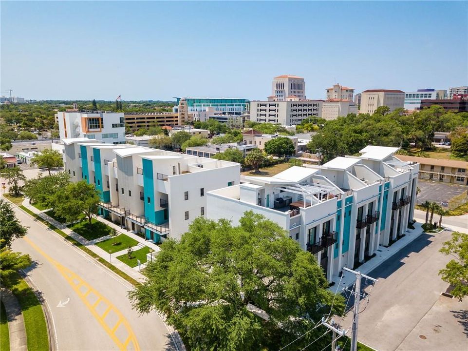 Recently Sold: $679,000 (3 beds, 3 baths, 2598 Square Feet)