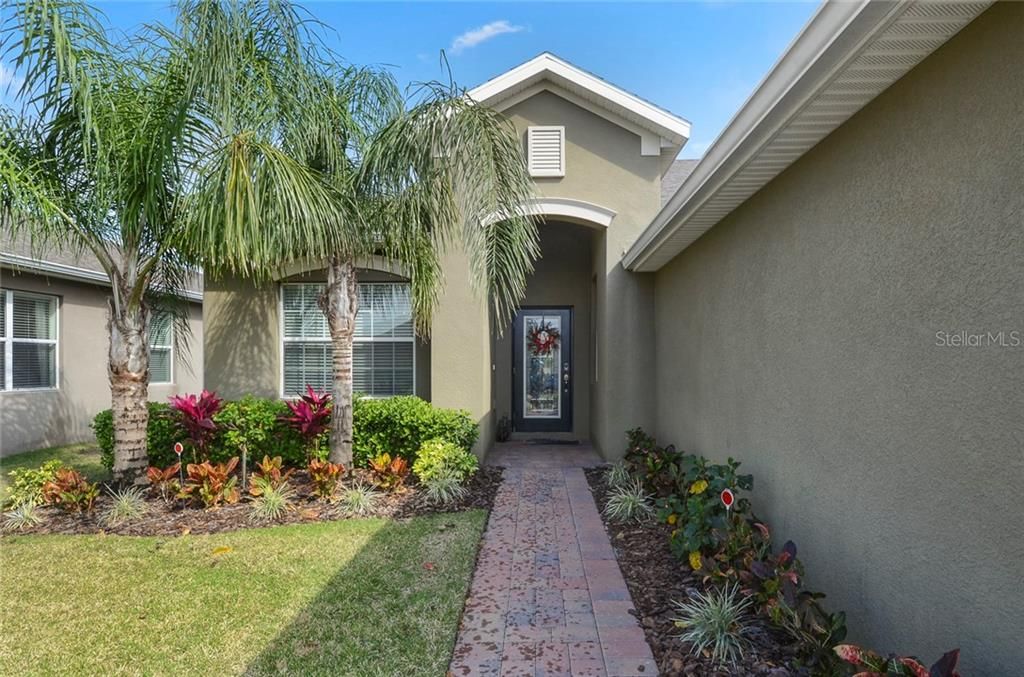 Recently Sold: $322,500 (3 beds, 2 baths, 2015 Square Feet)