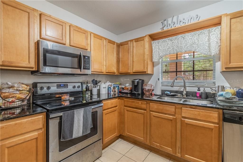 Recently Sold: $189,900 (2 beds, 2 baths, 1156 Square Feet)