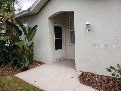 Recently Rented: $1,400 (3 beds, 2 baths, 1301 Square Feet)