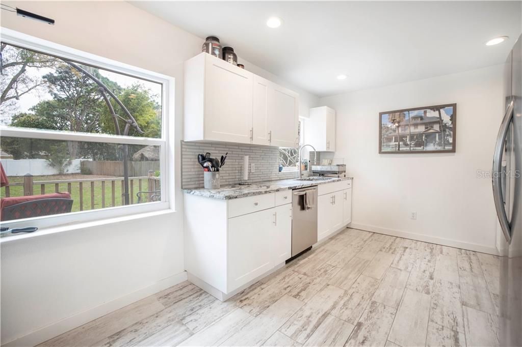 Recently Sold: $349,900 (3 beds, 2 baths, 1313 Square Feet)