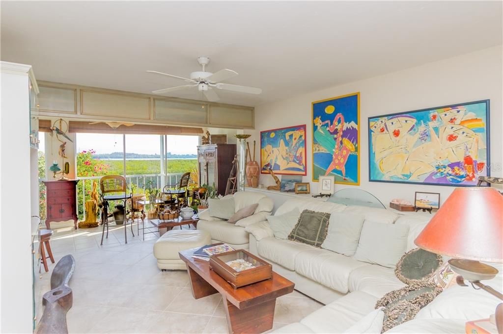 Recently Sold: $430,000 (2 beds, 2 baths, 1486 Square Feet)