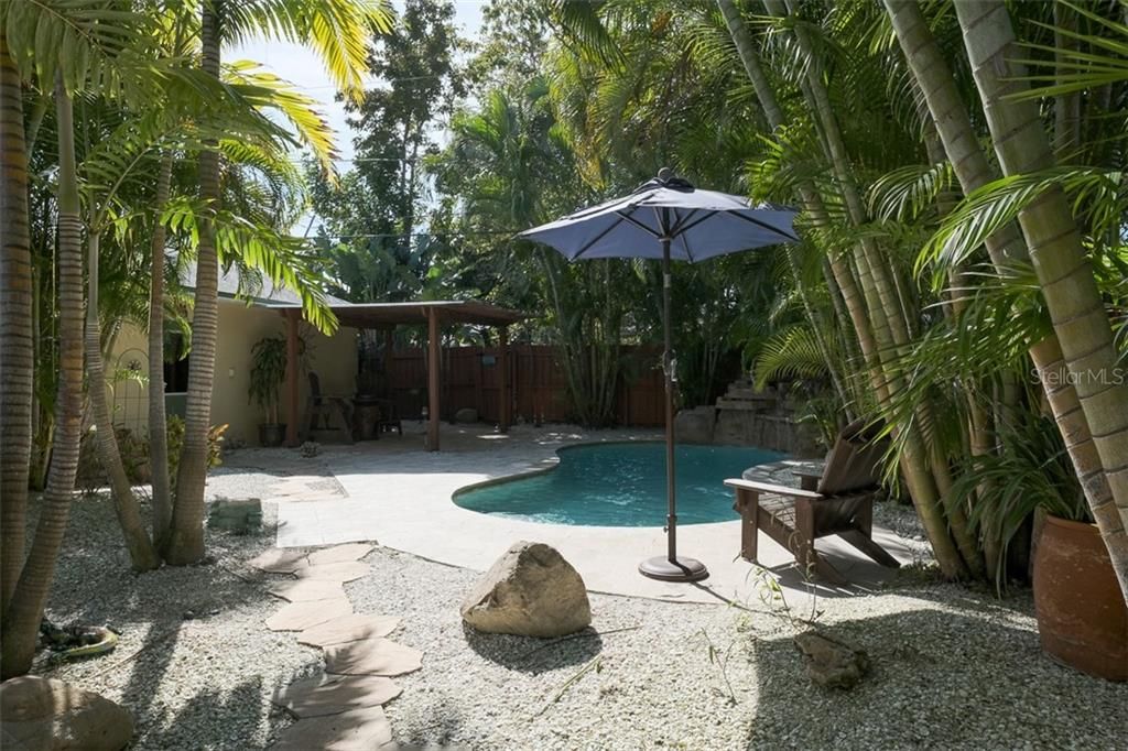 Recently Sold: $515,000 (2 beds, 2 baths, 1042 Square Feet)