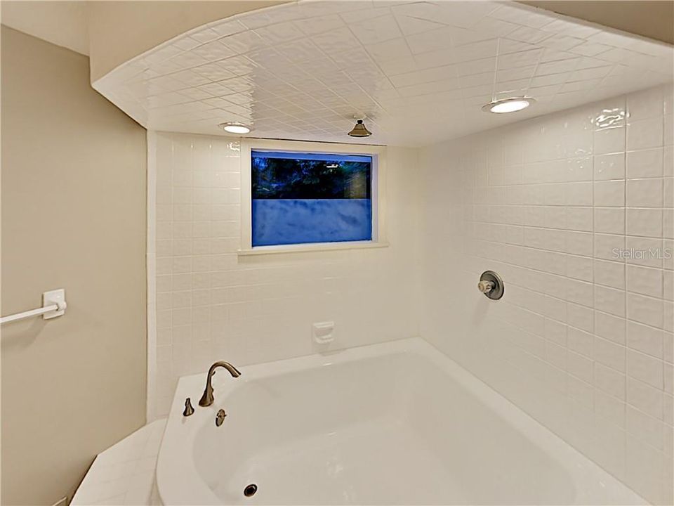 最近租的: $2,499 (3 贝兹, 3 浴室, 2687 平方英尺)